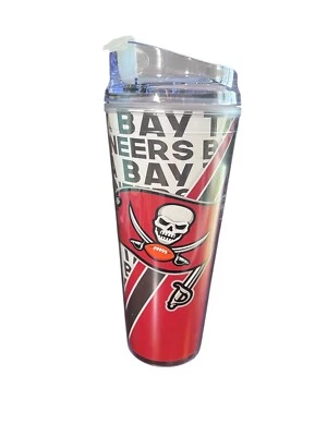 Tampa Bay Buccaneers Rico Industries NFL 24 oz vaso acrílico con tapa y pajita Foto 1 de 4