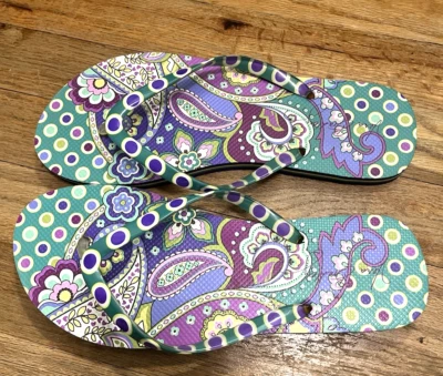 Vera Bradley HEATHER Purple Paisley Flip Flops Sandals Thongs Size L 9-10 NWT - Image 1 of 4