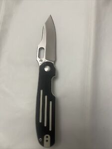 Kizer Cormorant S35vn G10 Steel Liner. USED with Box And Tag. Black And White 