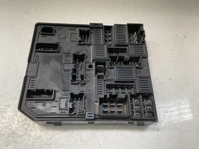 CENTRALINA PORTA FUSIBILI PER RENAULT Kadjar Serie 284B69501R Diesel 1.5 (15>) - Immagine 1 di 4