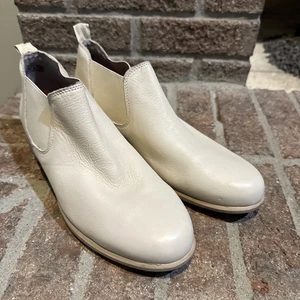 Munro Bedford Leather Bootie Womens 9.5 Cream Tumbled Calf Leather Minimalist - Picture 1 of 21