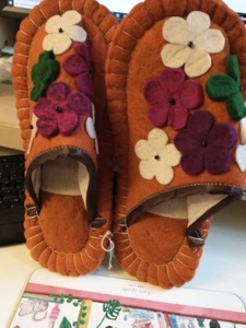 Kazakh Kyrgyz Felted Wool Slippers Size 8 - Picture 1 of 3