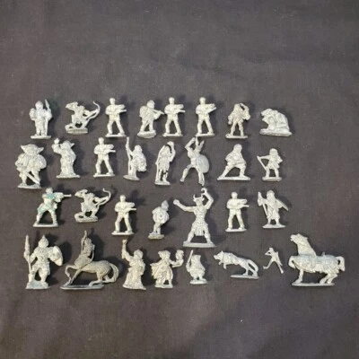 Ral Partha Miniaturas Surtido Figuras Fantasía Metal 1979 - Lote de 30 Figuras Foto 1 de 4