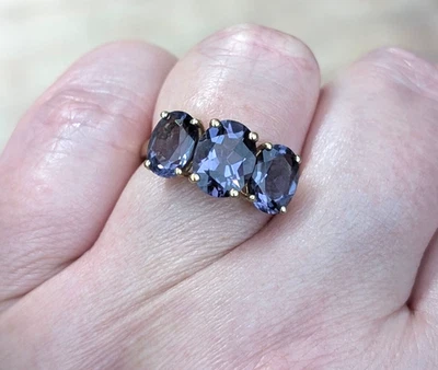 Contemporary Three-Stone Amethyst 9ct Gold Ring - UK Size O - Изображение 1 из 4