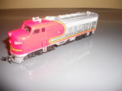 HO Vintage Bachmann Lighted Santa Fe #307 Diesel Locomotive-Refurbished--A78 - Image 1 of 4