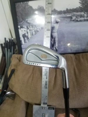 MacGregor Tourney MT #7 iron.. Factory Aldila Stiff Graphite.. All OEM.. Looky! - Image 1 of 4