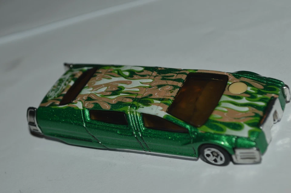 2001 Hot Wheels Syd Mead's Sentinel 400 лимузин металлический зеленый цвет Таиланд б/у - Изображение 1 из 4