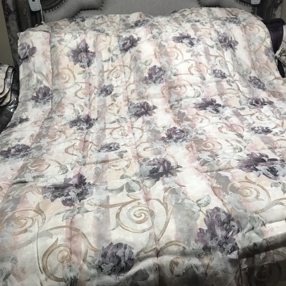 Edredón doble Croscill Chambord con farsa - sin falda de cama púrpura rosa Foto 1 de 4