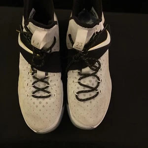 Size 14 - Nike LeBron 14 BHM 2017 - Picture 1 of 10