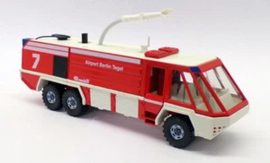 Siku 1/55 Scale Diecast 3722 - Rosenbauer Airport Fire Engine Berlin Tegal - Picture 1 of 3