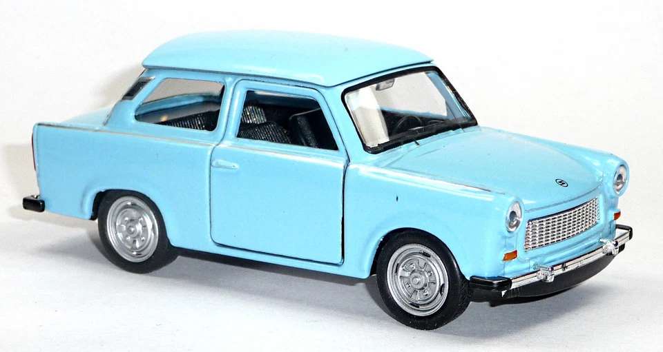 Trabant 601 hellblau Trabi Modellauto 1:34 ca. 11 cm Neuware von WELLY  - Bild 1 von 4
