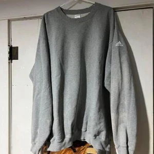 Grey Adidas crewneck sweatshirt with a relaxed fit. - Picture 1 of 4