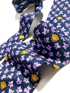 GIANNI VERSACE VINTAGE '90s BAROQUE MEDUSA HEAD & IVY LEAVES TIE ITALY PURPLE - Picture 1 of 13
