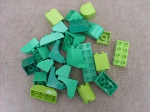 Lego Duplo Spares  25 MIXED GREEN SHAPES BRICKS - Picture 1 of 1
