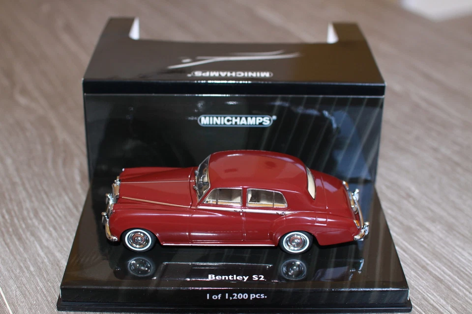 Bentley S2 Standard Saloon 1960 Red MINICHAMPS 436139951 1/43 Edizione Limitata - Immagine 1 di 1
