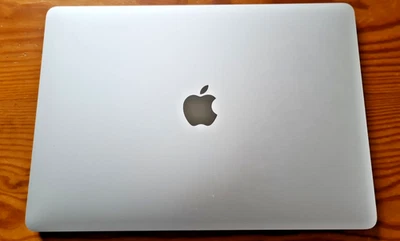 MacBook Air (M1, 2020) 13,3" - 16GB RAM, 512GB SSD - 8-Core GPU - Top Zustand - Bild 1 von 4