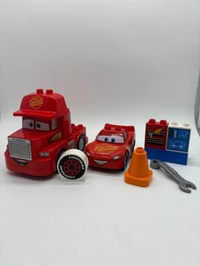 LEGO Duplo Cars Lightning McQueen Mack Camión y Accesorios Bloques Garaje Piezas - Imagen 1 de 3