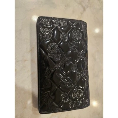 Chanel Cartera Negra Charol Larga Repujado Logo CC Auténtica. Incluye certificado de autenticidad Foto 1 de 4