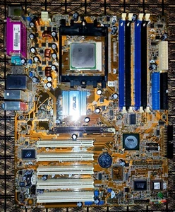 ASUS A8V V2.0 VIA K8T800 Pro Socket 939 AGP8x + CPU AMD Athlon 64 3000+ - Picture 1 of 10