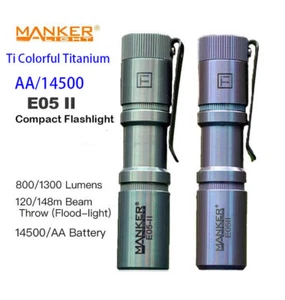 Torcia elettrica Mankerlight E05 II Ti-Colorful Titanium EDC 1300 lumen 14500 AA - Foto 1 di 29