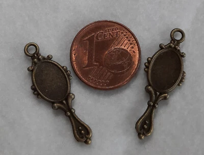 Deko in 1:12: 2 kleine Handspiegel, ca. 25 x 9 mm, Metall, f. Schminktisch etc.