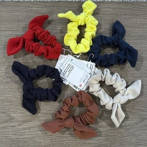 LULULEMON BUNDLE UPLIFTING SCRUNCHIES FLEECE BOW $108 nwt - Picture 1 of 2