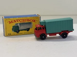 LESNEY MATCHBOX SERIES 1968 Model #44 GMC REFRIGERATOR TRUCK - NEW IN BOX - Picture 1 of 9