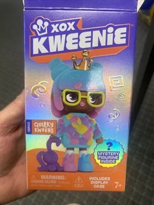 XOX KWEENIE QUIRKY KWEENS KWEEN OF DANCE PARTIES 4" DOLL+CARD DISPLAY Ships NOW! - Picture 1 of 4