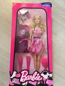 2010 Barbie Carrefour Esclusive - Foto 1 di 1