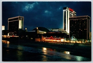 Postkarte Trump Plaza Atlantic Citys Herzstück New Jersey bei Nacht Casino - Bild 1 von 2