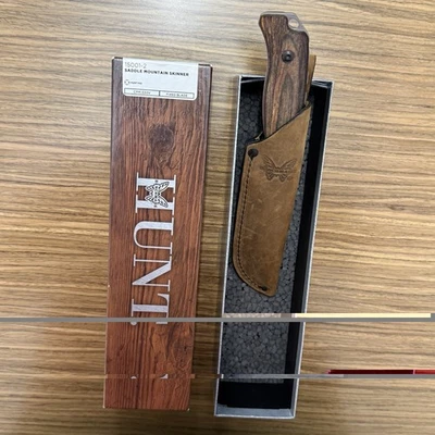 Cuchillo de caza Saddle Mountain Skinner hecho en banco con funda de cuero 15001-2 S30V Foto 1 de 4