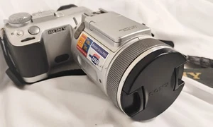 Sony Cyber Shot DSC-F707 5MP fotocamera digitale, obiettivo Carl Zeiss, SOLO FOTOCAMERA - Foto 1 di 6