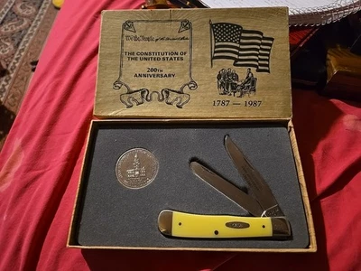 Case XX  1987 Trapper Knife With Coin For The Constitution’s 200th  (1787-1987) - Image 1 of 4