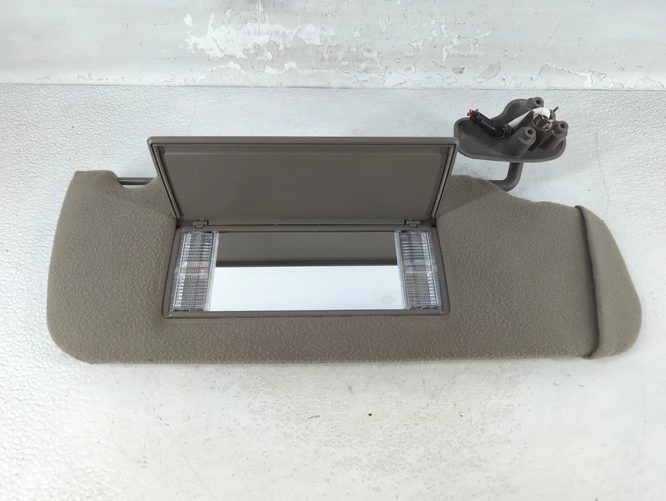 Cadillac Escalade 2004 pasajero parasol espejo parasol derecho gris ML11D Foto 1 de 4