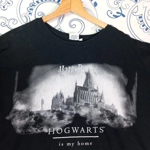 HARRY POTTER T SHIRT WARNER BROS © SIZE L HOGWARTS IS MY HOME MAGLIETTA ORIGINAL - Picture 1 of 16