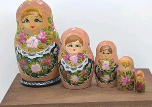 Matroschka russische verschachtelte Puppen Holz 5 Stück Set - Bild 1 von 5