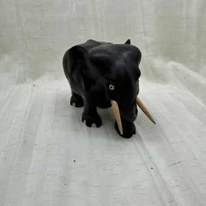Elefante tallado a mano madera de ébano 2" de alto - Imagen 1 de 6