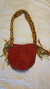 Authentic 100% Wayuu Mochila Bag Medium Size Crossbody SMALL BURN ON STRAP - Picture 1 of 9