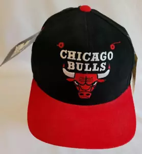 NWT - Vintage Chicago Bulls Snapback Hat Starter Cap Red & Black - THE RIGHT HAT - Picture 1 of 8