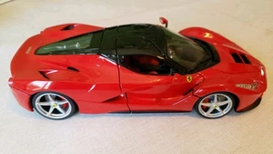 Ferrari La Ferrari 2013 rot 1:18 Modell BBURAGO - Bild 1 von 11