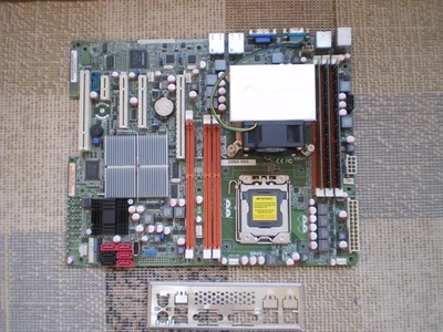 Материнская плата и пластина ввода-вывода ASUS Z8NA-D6C INTEL XEON X5606 CPU (X1) 12 ГБ RAM - Изображение 1 из 4