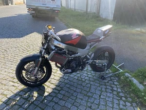 Honda VTR 1000 Rennstreckenumbau - Bild 1 von 8