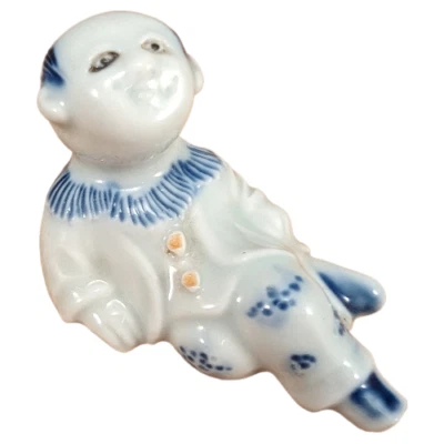 Antigua estatua japonesa Hirado porcelana Okimono Karako niño en abrigo Japón​ Foto 1 de 4