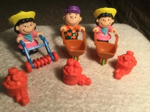 Vintage Charlie Brown, Lucy Figurines Rubber Fall Harvest  - Picture 1 of 5