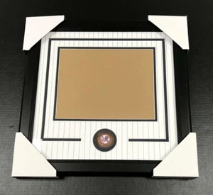 PINSTRIPE NEW YORK YANKEES Medallion Frame Kit 8x10 Photo Double Mat HORIZONTAL - Picture 1 of 2