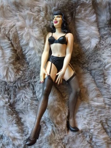 Bettie Page Foto Figura Diorama 2001 Dark Horse Estatua - Imagen 1 de 2