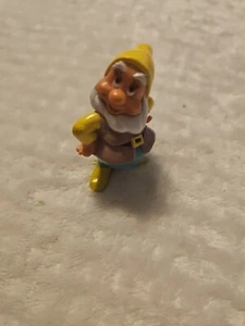 HAPPY DISNEY SNOW WHITE AND THE SEVEN DWARFS 2” VNTG (1993) TOY - Picture 1 of 5
