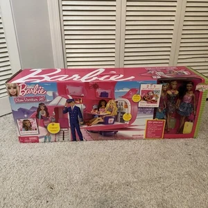 Barbie Glam Vacation Jet incluye 3 muñecas nuevas V8947 - Imagen 1 de 7