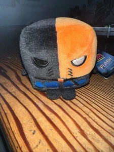 Deathstroke Kawaii Cube Plush DC Comics 2.5” Sales Sample - Picture 1 of 5