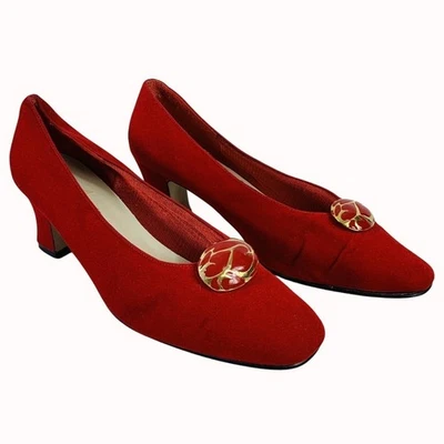 Zapatos de salón Annie de gamuza rojos talla 8,5 tacón bajo retro años 80 con joyas fiesta navideña Foto 1 de 4